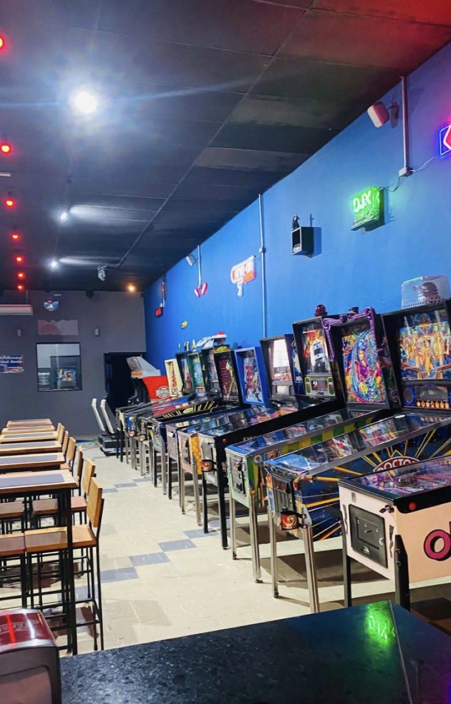 Pinball Cavaleiro Negro em destaque